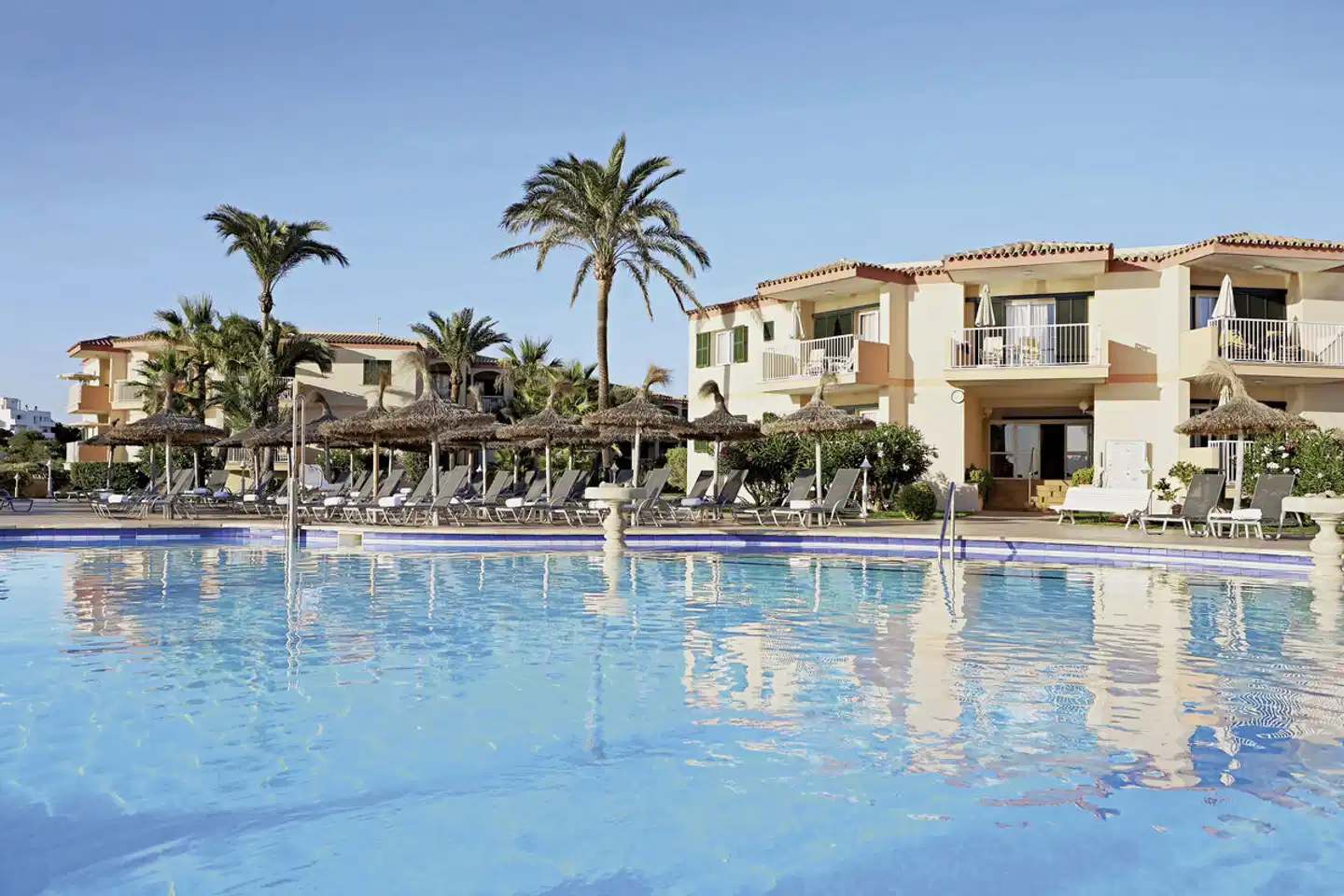 Universal Grand León & Spa Pool