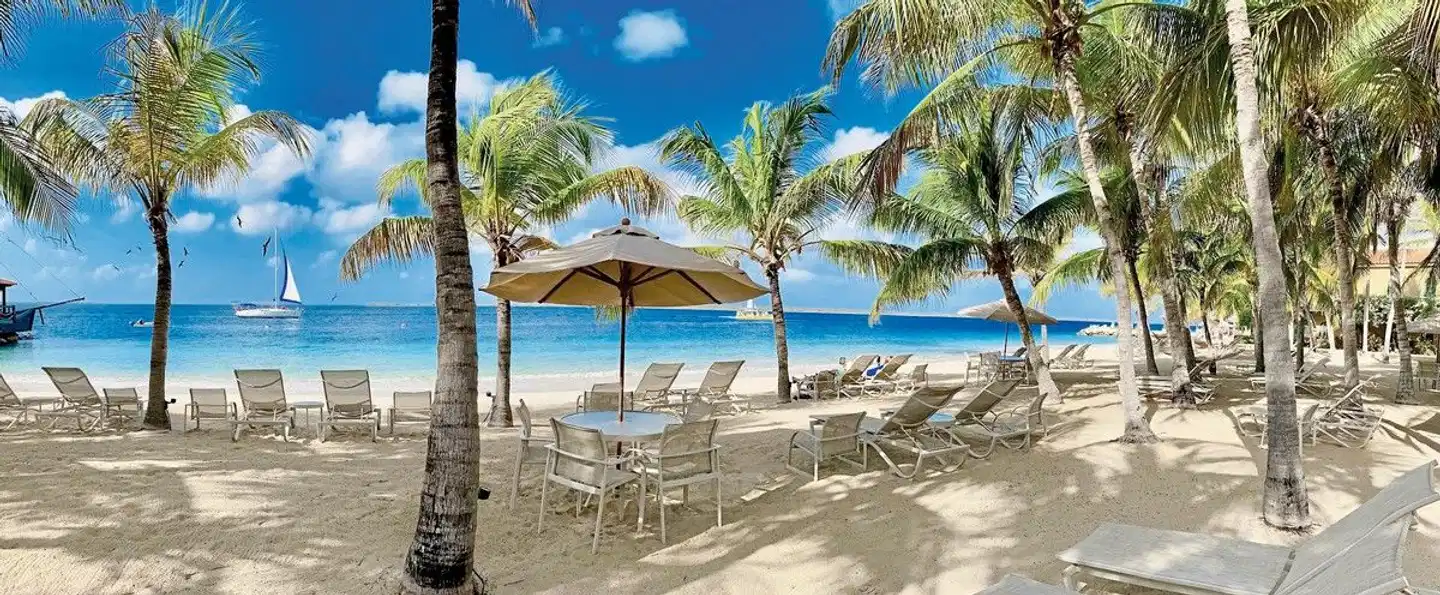 Harbour Village Beach Club Strand