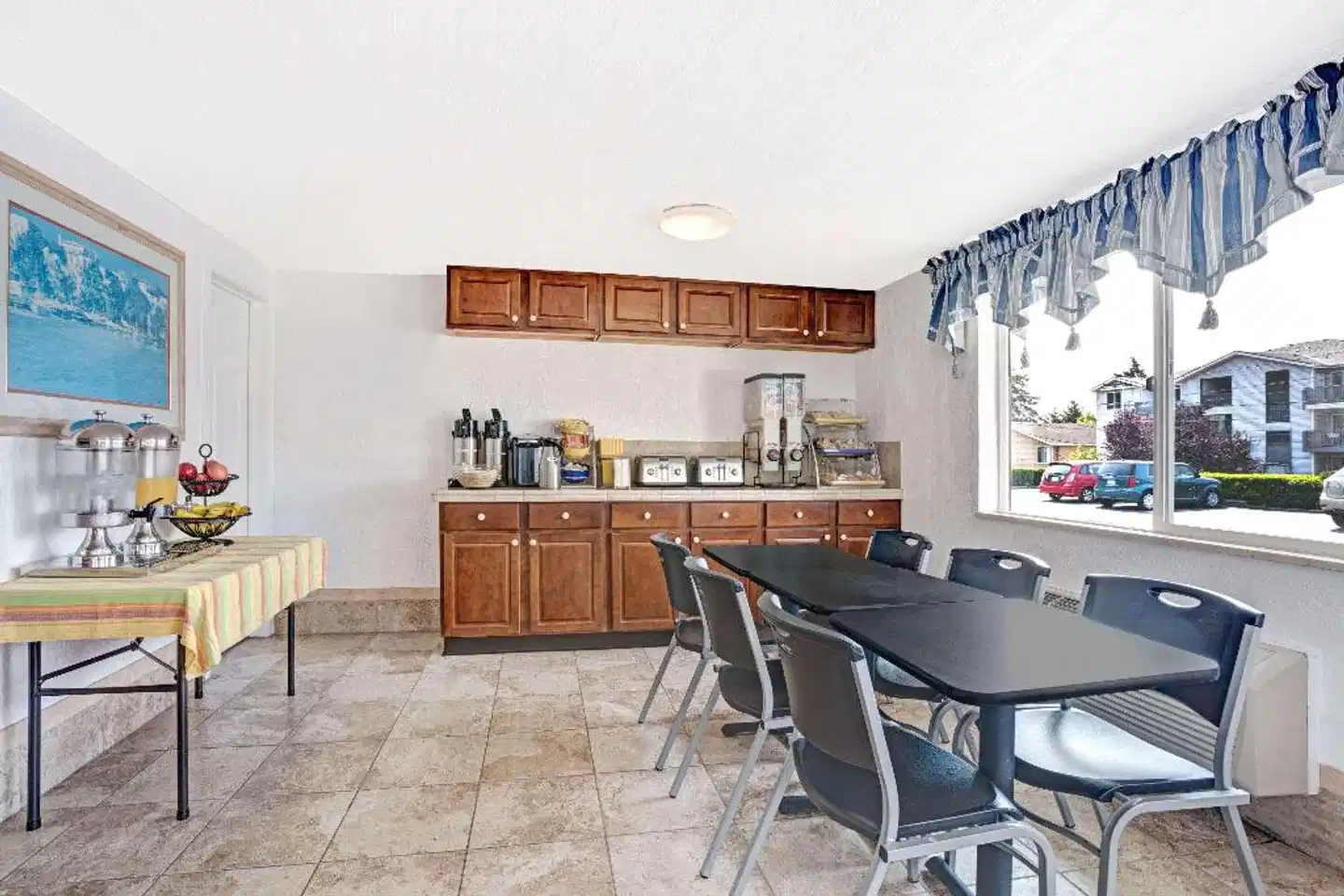 Days Inn by Wyndham Seattle North of Downtown Bar