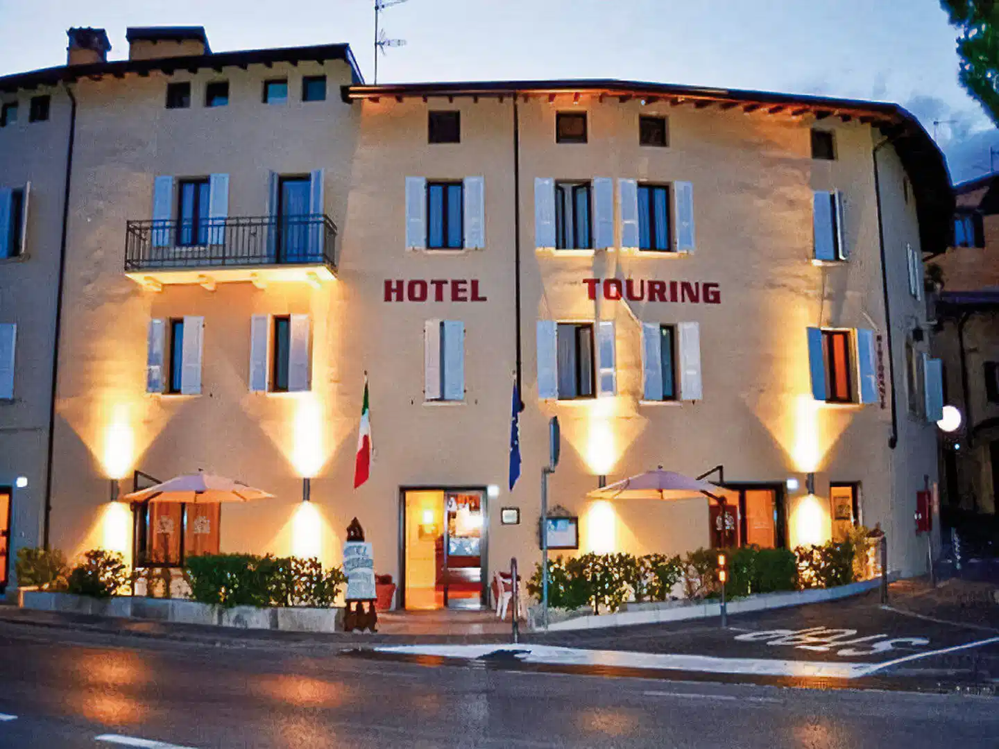 Hotel Touring Gardone Riviera Aussenansicht
