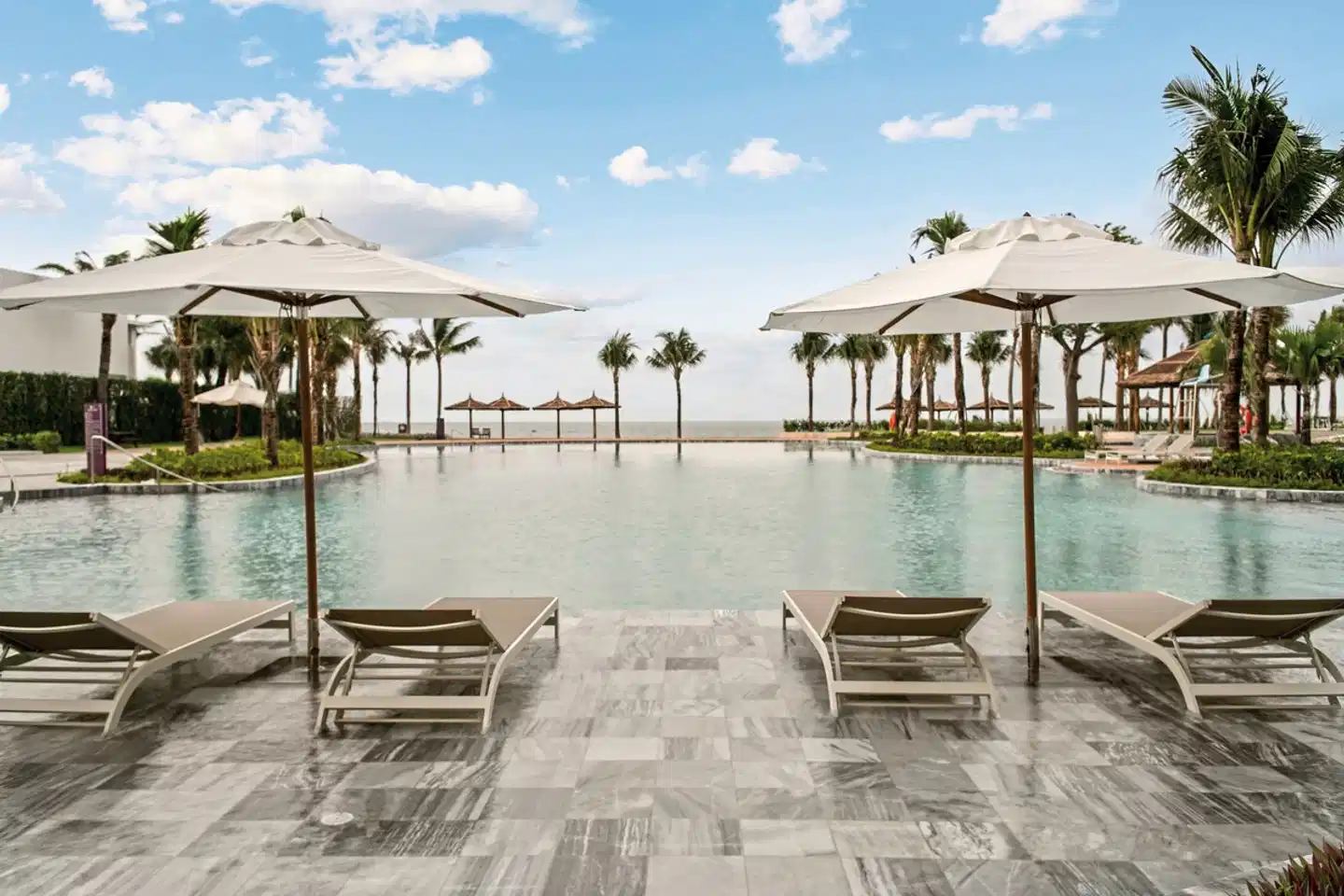 Dhawa Hotel Ho Tram Pool