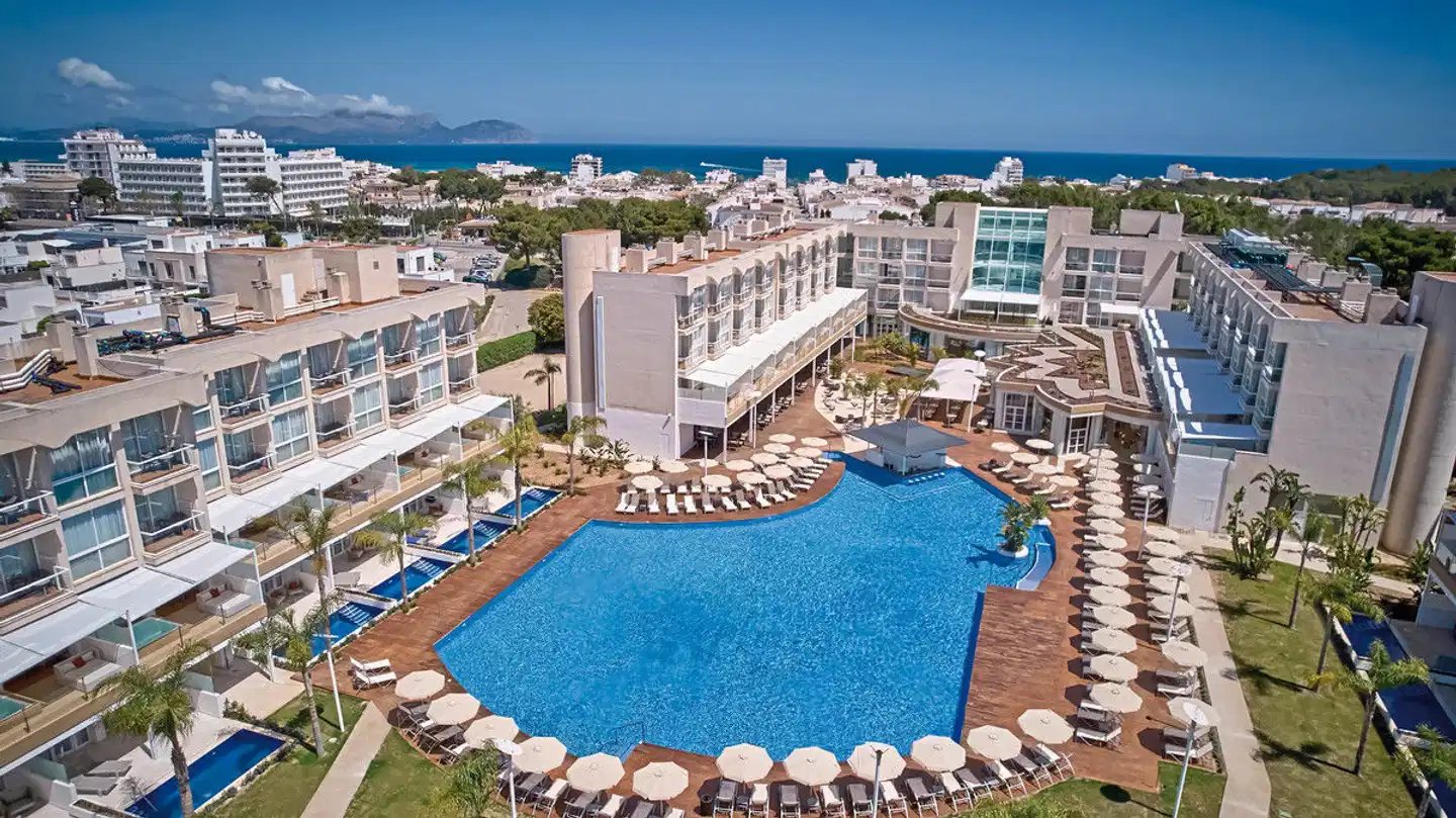 Zafiro Alzinar Mar Pool