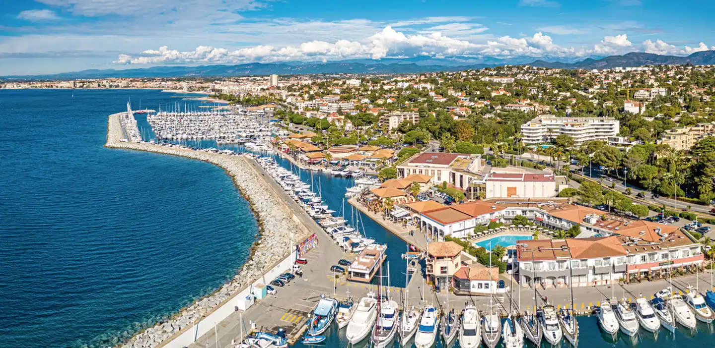 Best Western Plus Hôtel La Marina Pool