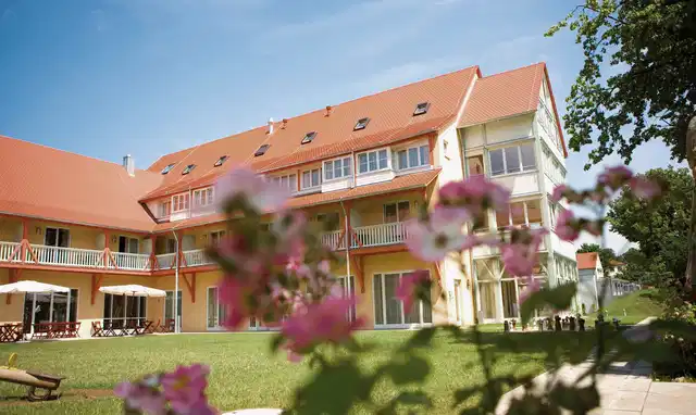 JUFA Hotel Nördlingen Aussenansicht