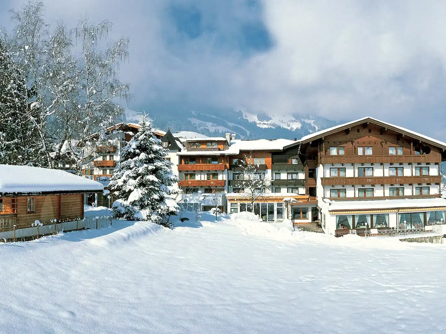 Gartenhotel CRYSTAL Aussenansicht