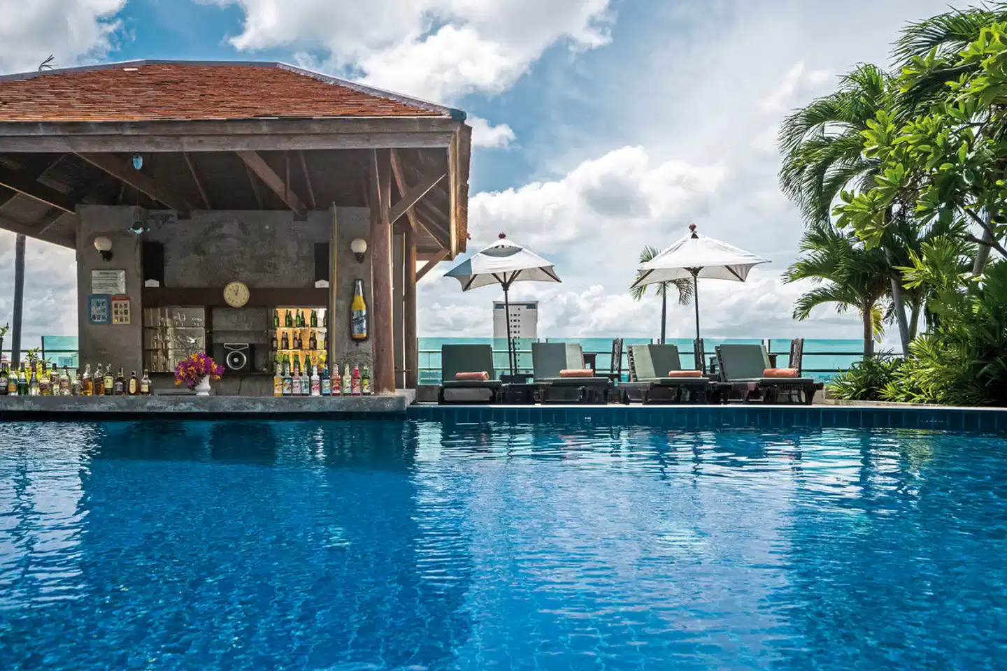 Sunshine Vista Hotel Pool