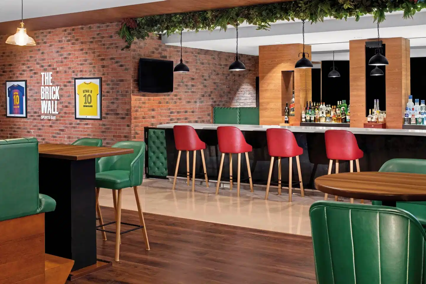 Holiday Inn Express Dubai Airport Bar
