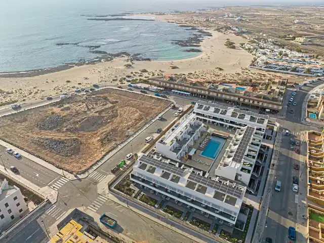 Esmeralda Cotillo Homes by LIVVO Strand