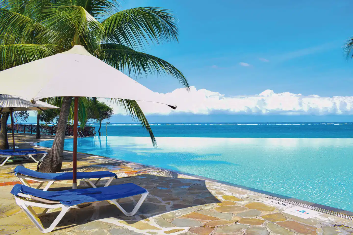 Baobab Beach Resort & Spa Pool