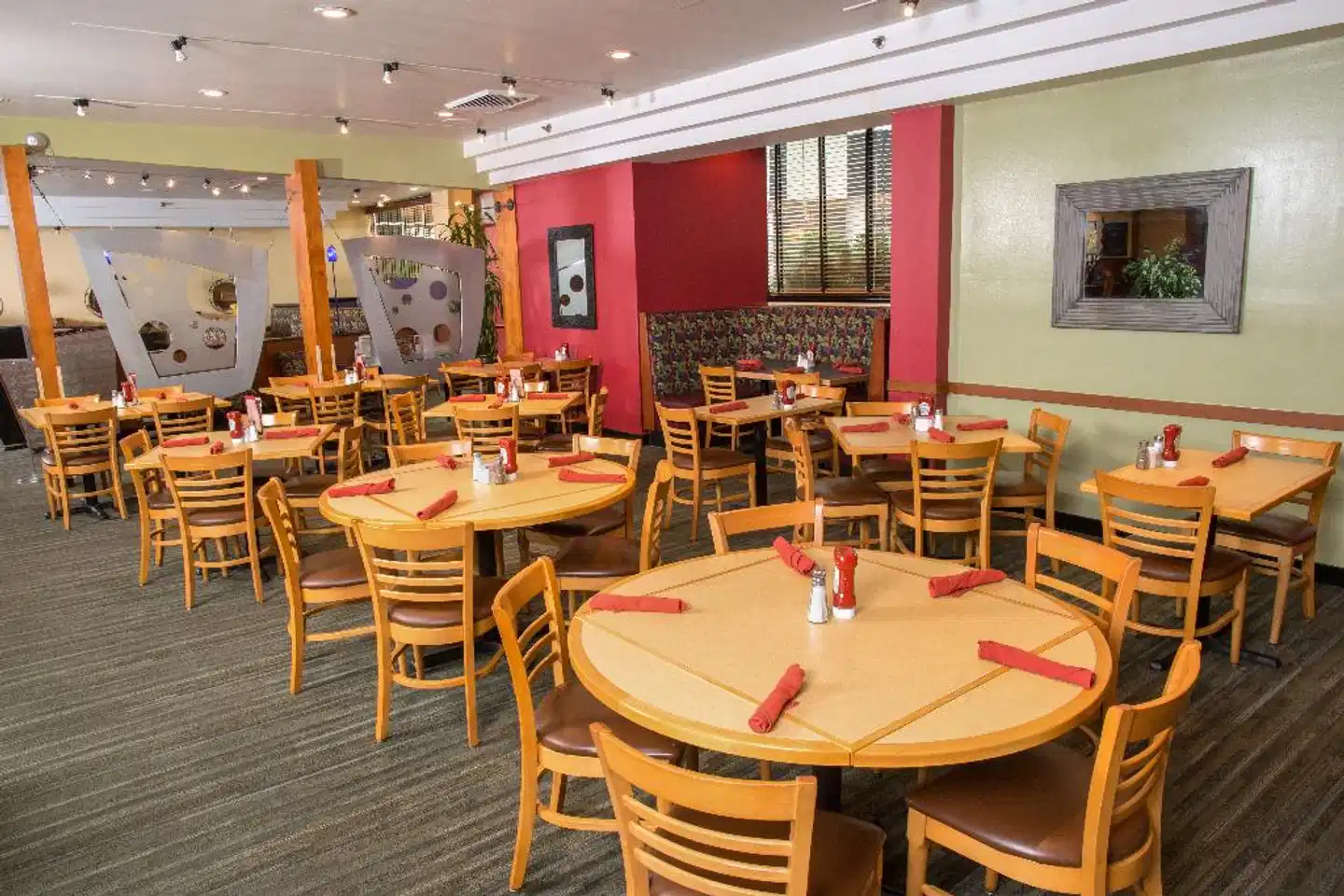 The Inn at Longwood Medical Restaurant