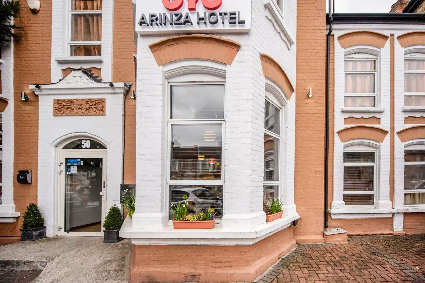 Arinza Hotel Aussenansicht