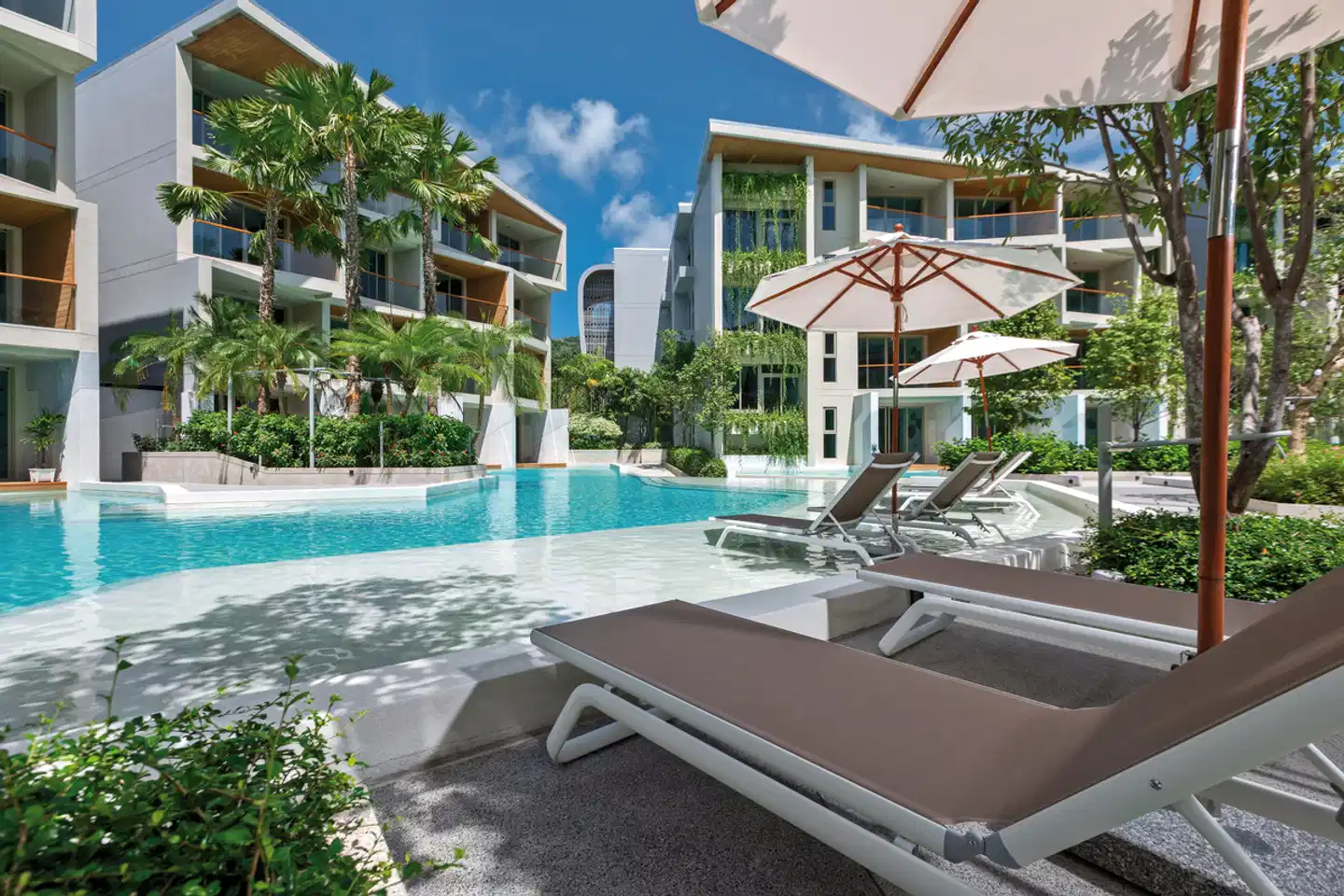 Wyndham Grand Nai Harn Beach Phuket Pool