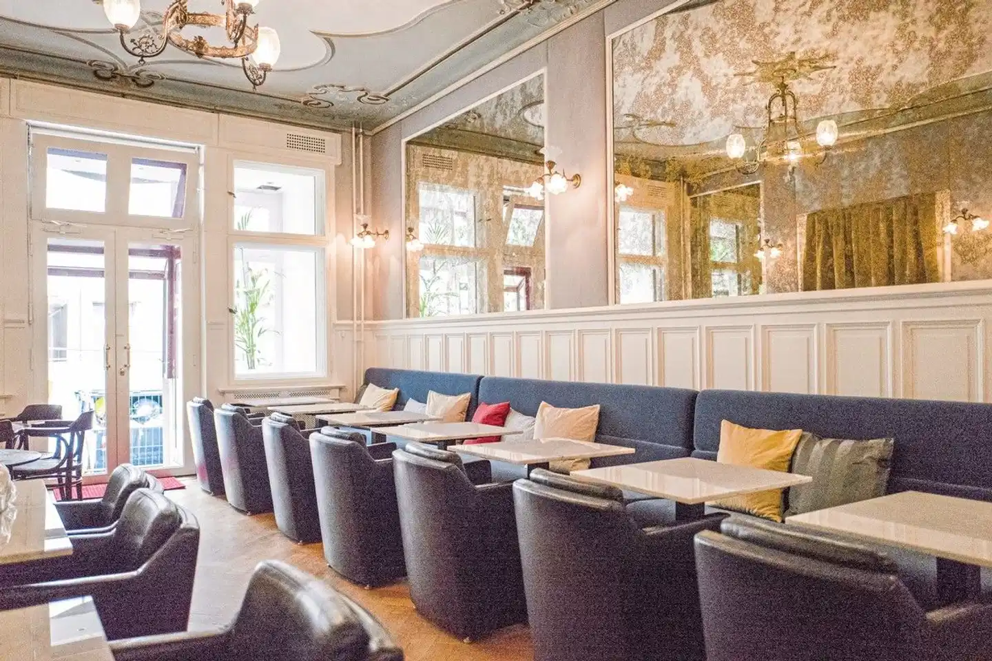 HENRI Hotel Berlin Kurfürstendamm Lobby