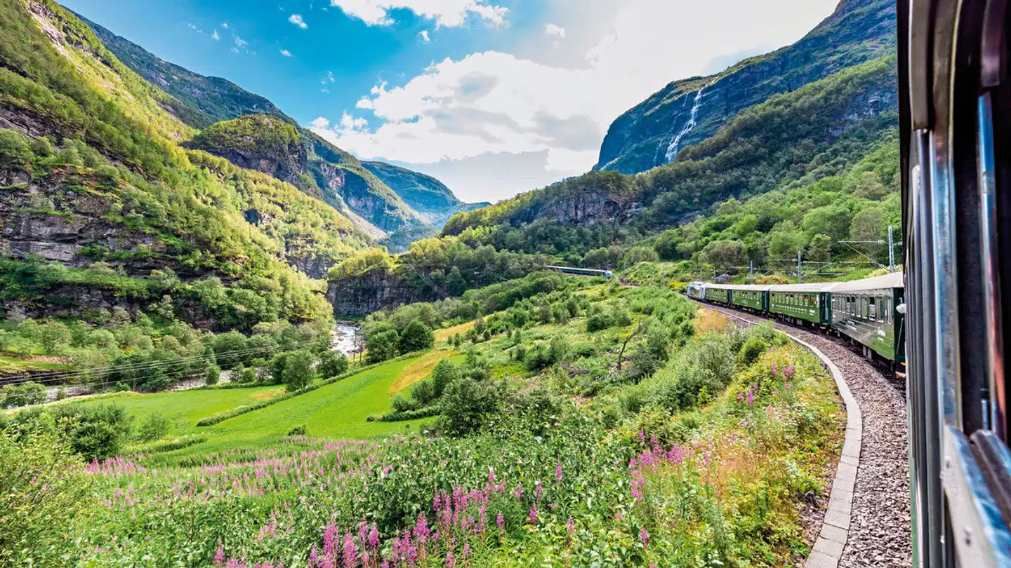 Mit Postschiff und Bahn durch Norwegen Landschaft