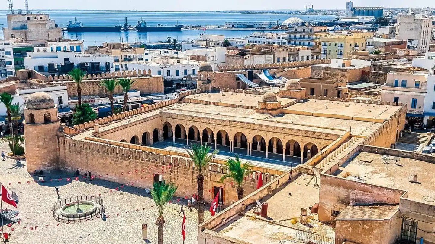 Tunesiens Schätze - kulturelle und kulinarische Höhepunkte Strand