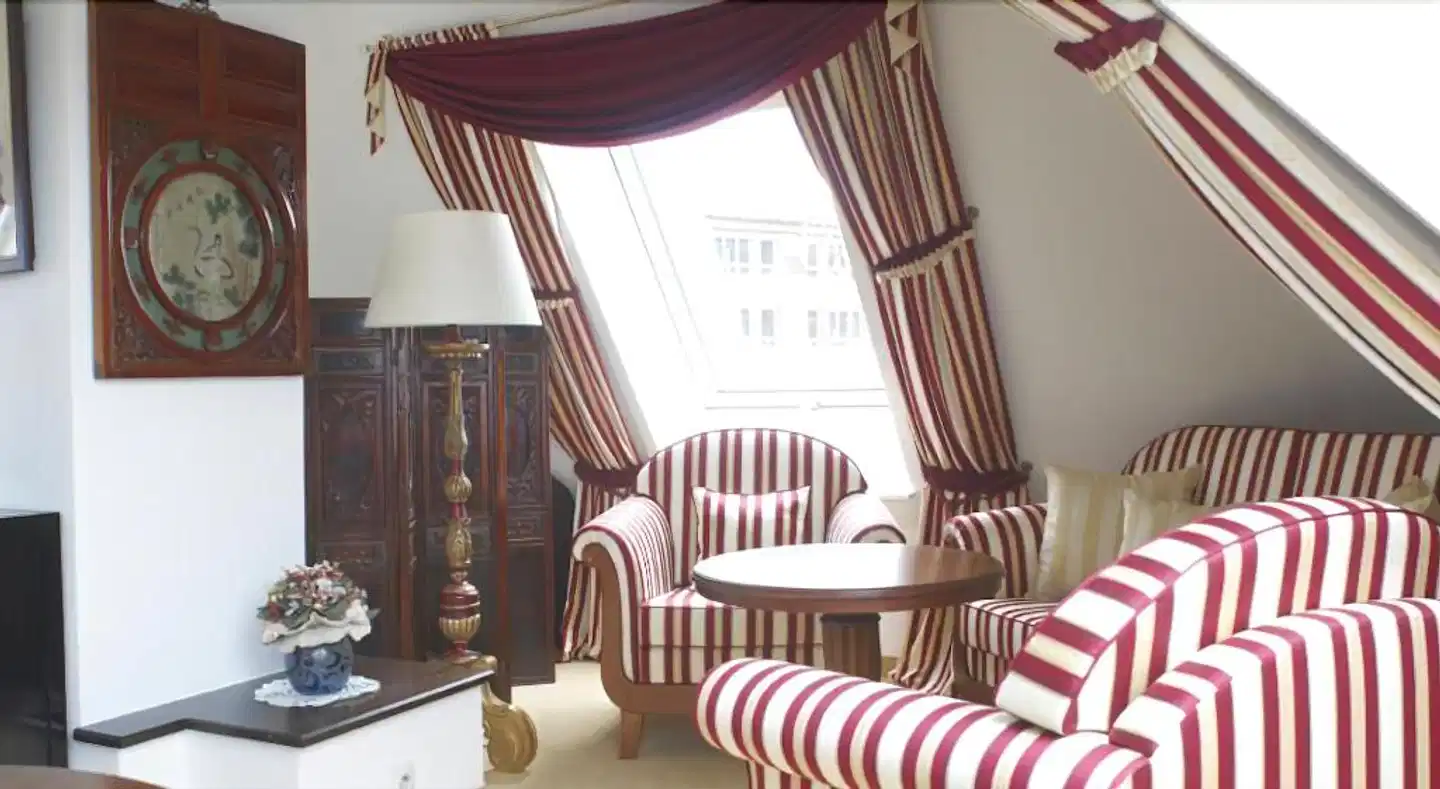 Astoria am Urachplatz Lobby