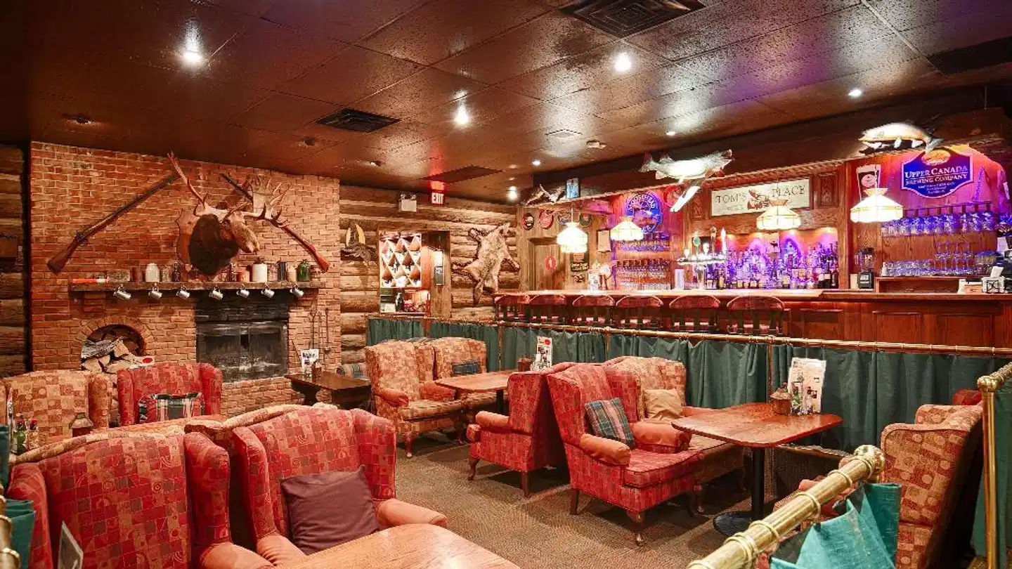 Best Western Fireside Inn Bar