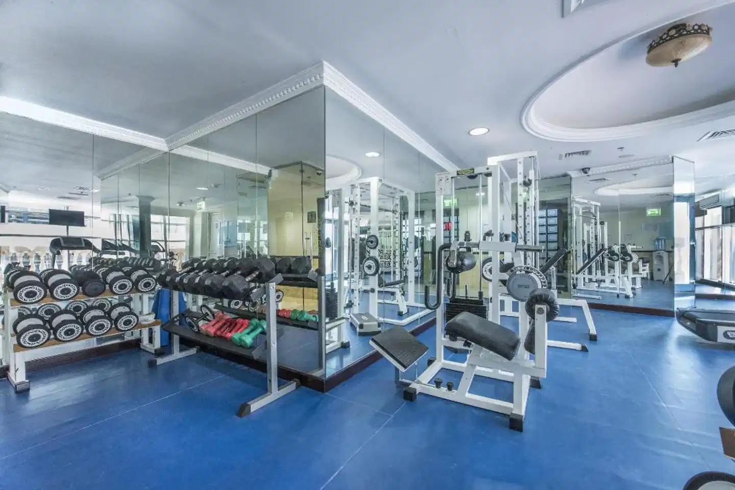 Sunday Mega Hotel Sheikh Zayed Road Near DIFC Sport und Entertainment