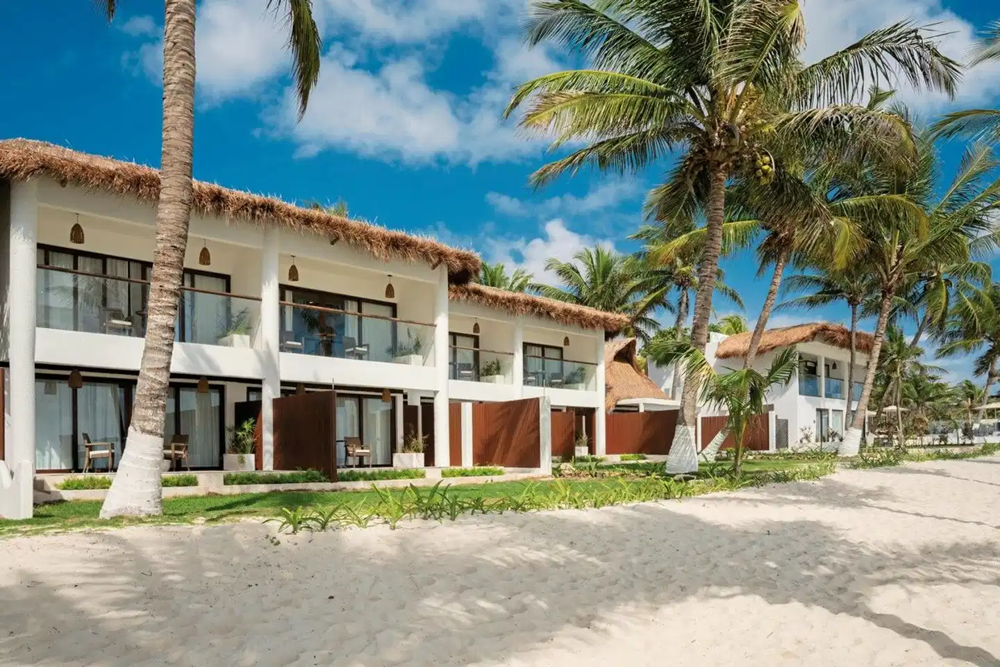 The Beachfront by The Fives Hotels Aussenansicht