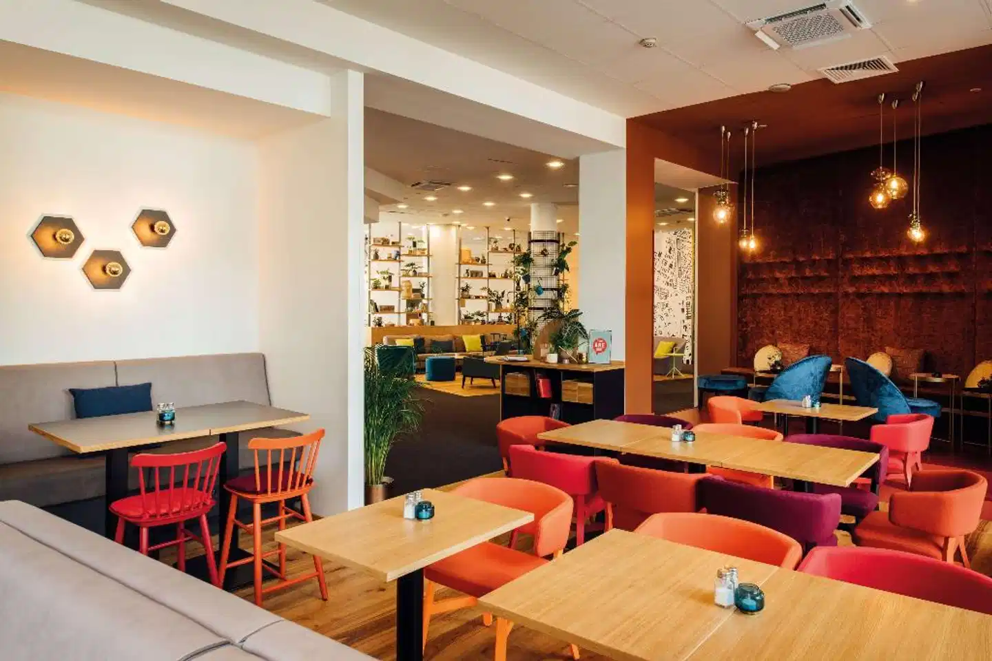 Vienna House Easy Bar