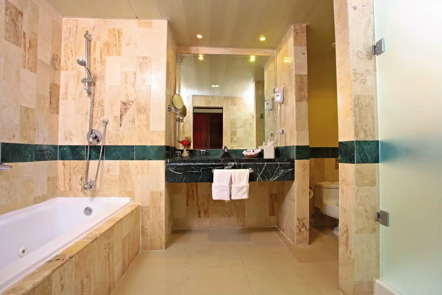 Eurostars Grand Cayacoa Badezimmer