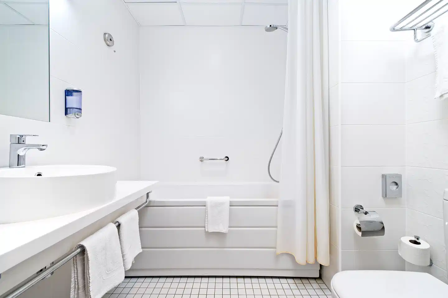 Meriton Grand Conference & Spa Hotel Badezimmer