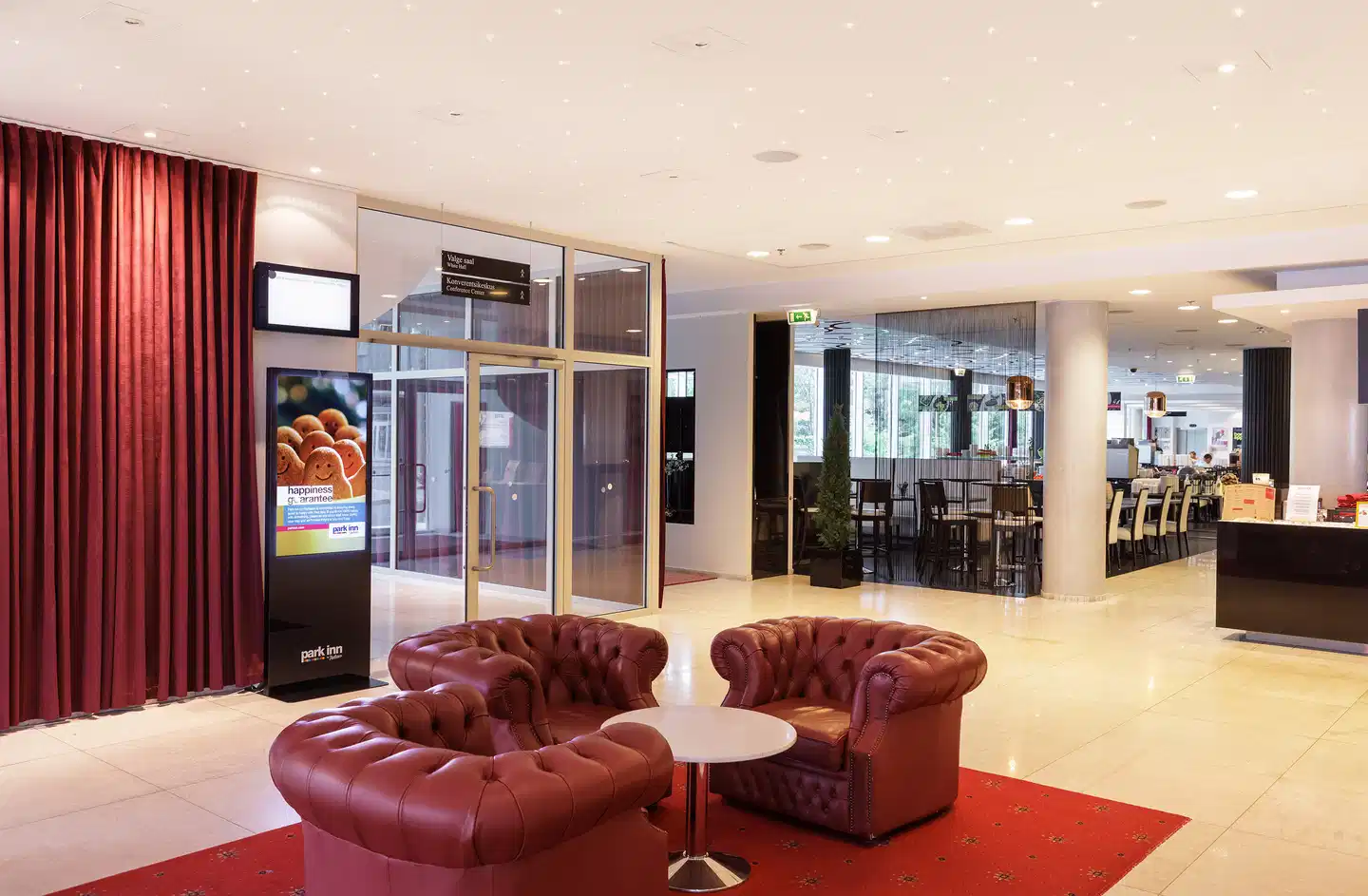 Meriton Grand Conference & Spa Hotel Lobby
