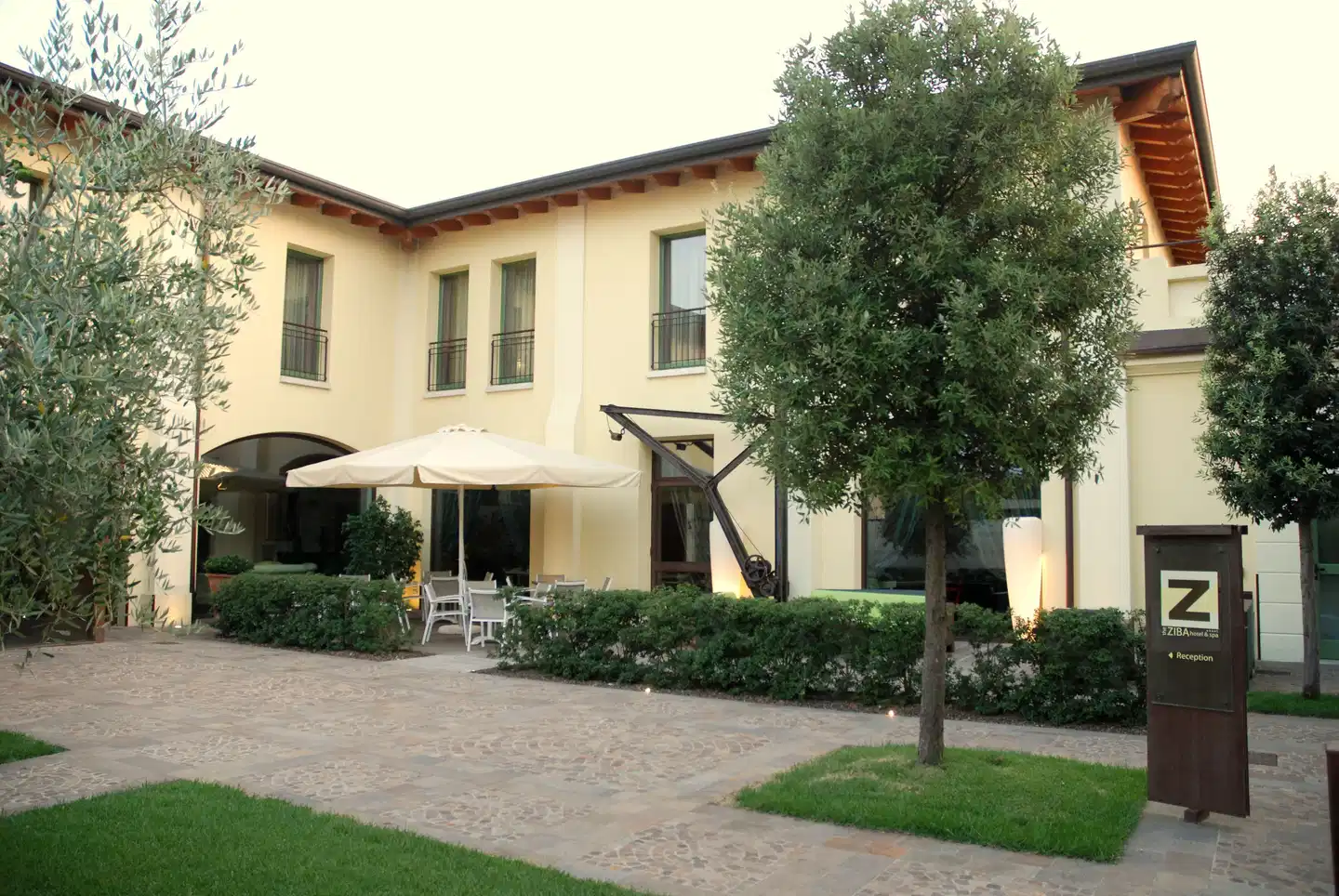 The Ziba Hotel & Spa Aussenansicht