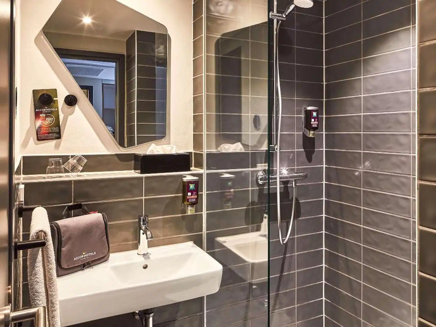 ibis Styles Pforzheim Badezimmer