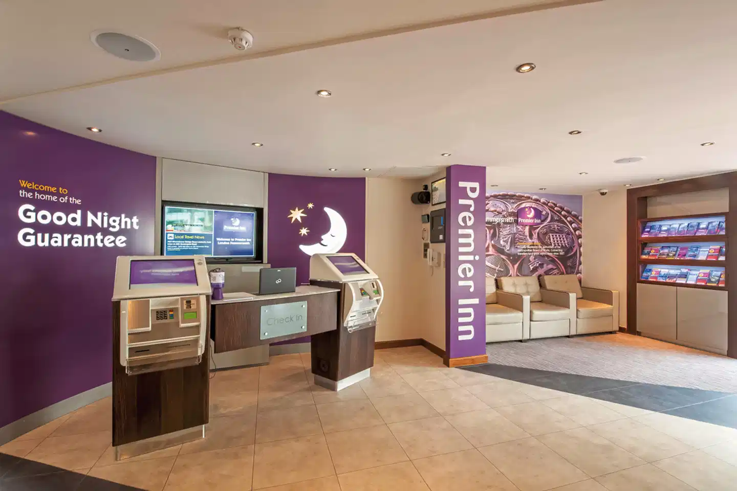 Premier Inn London Hammersmith Lobby