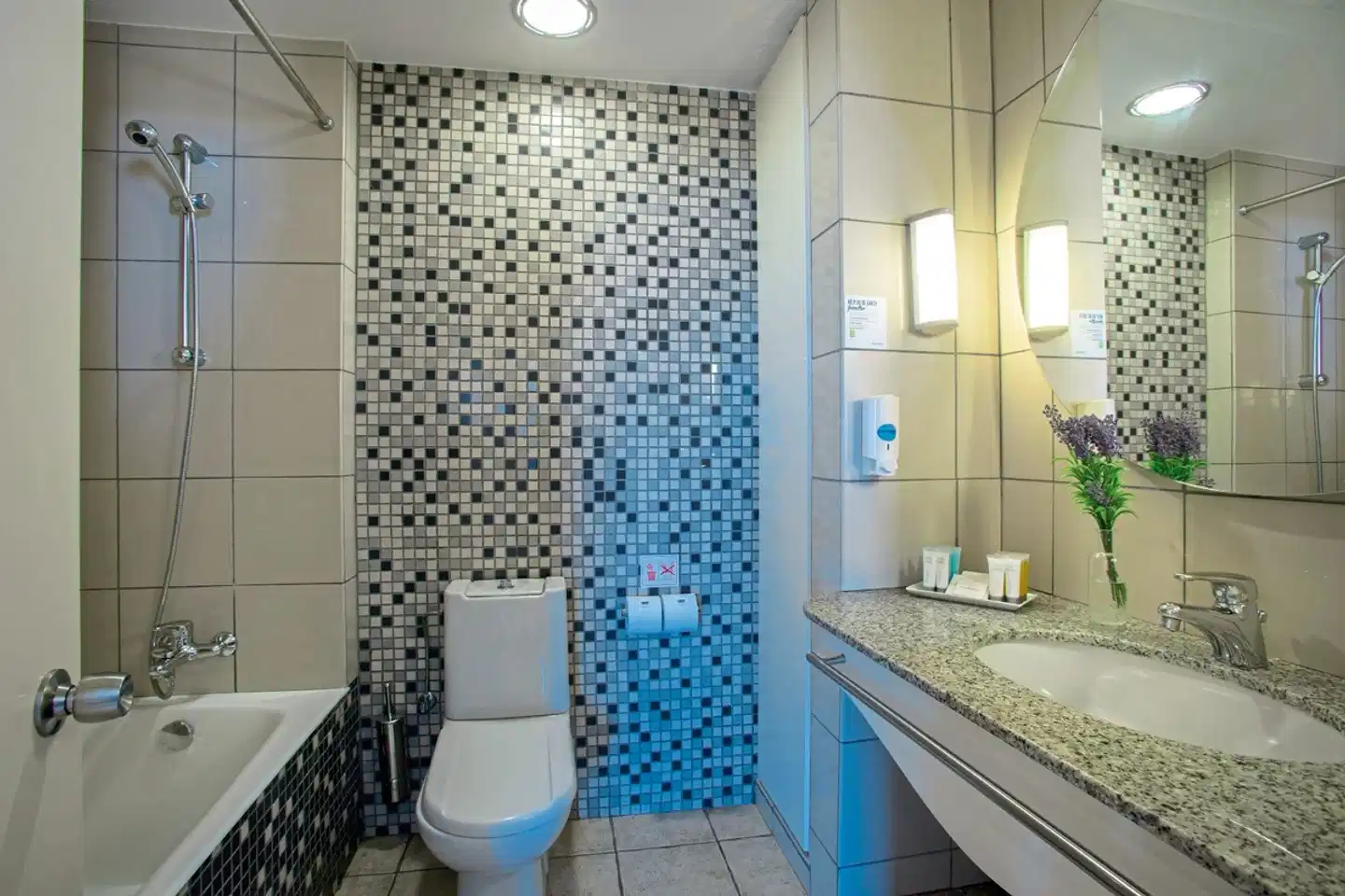 Louis Althea Beach Badezimmer