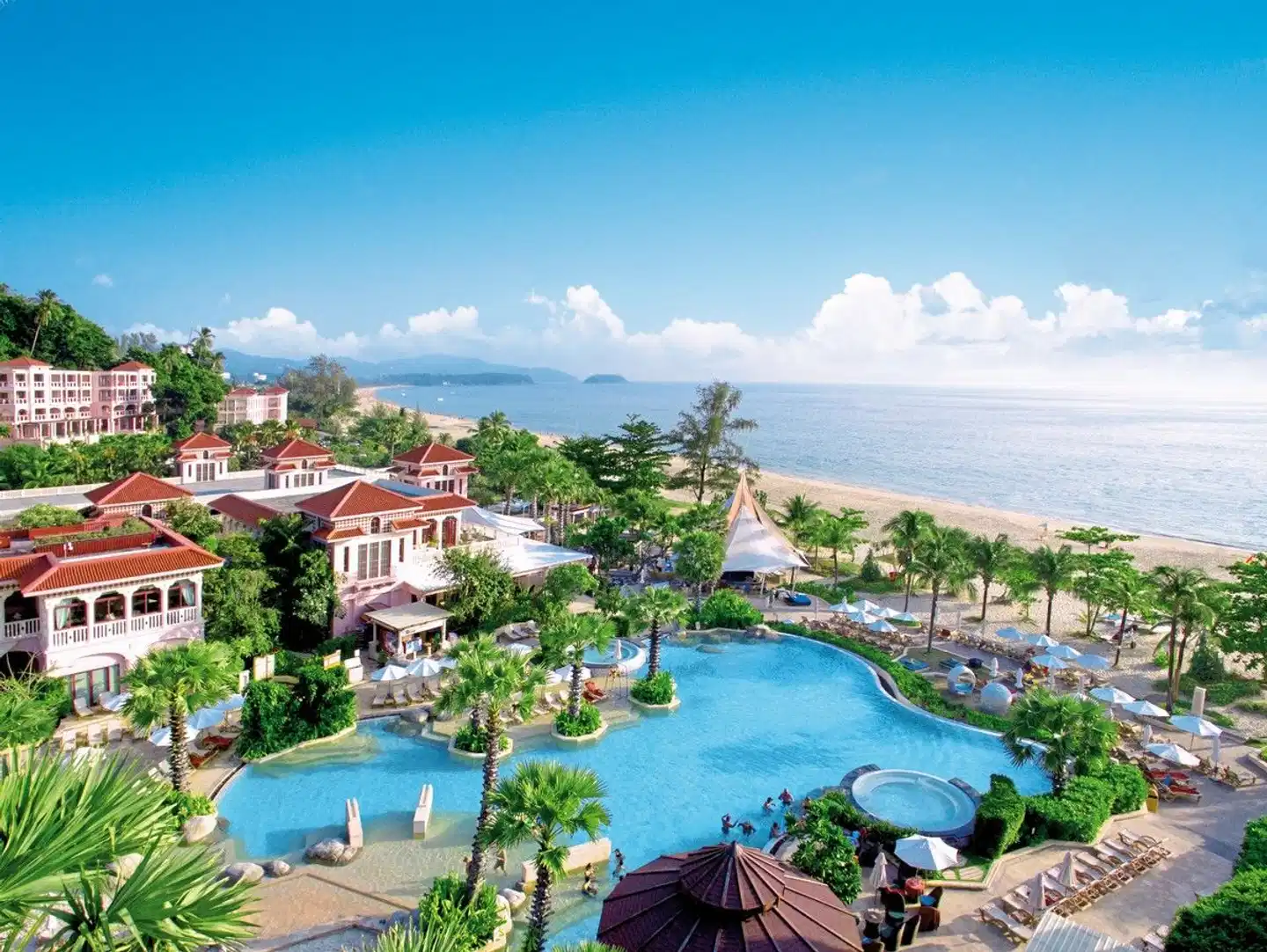 Centara Grand Beach Resort Phuket Aussenansicht