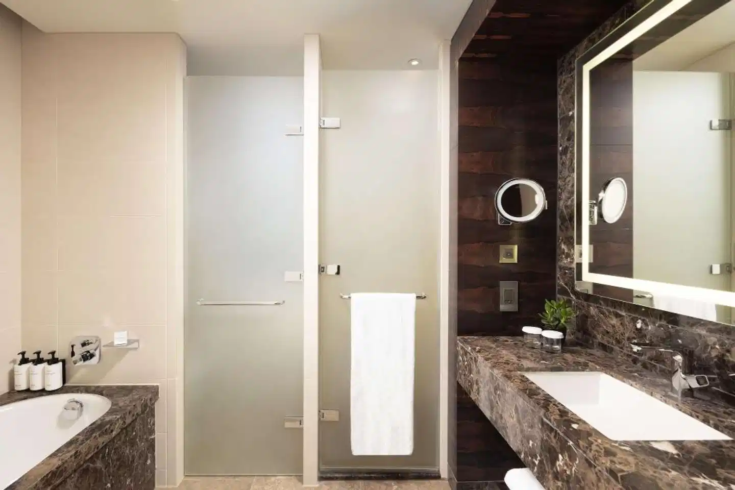 Conrad London St. James Badezimmer