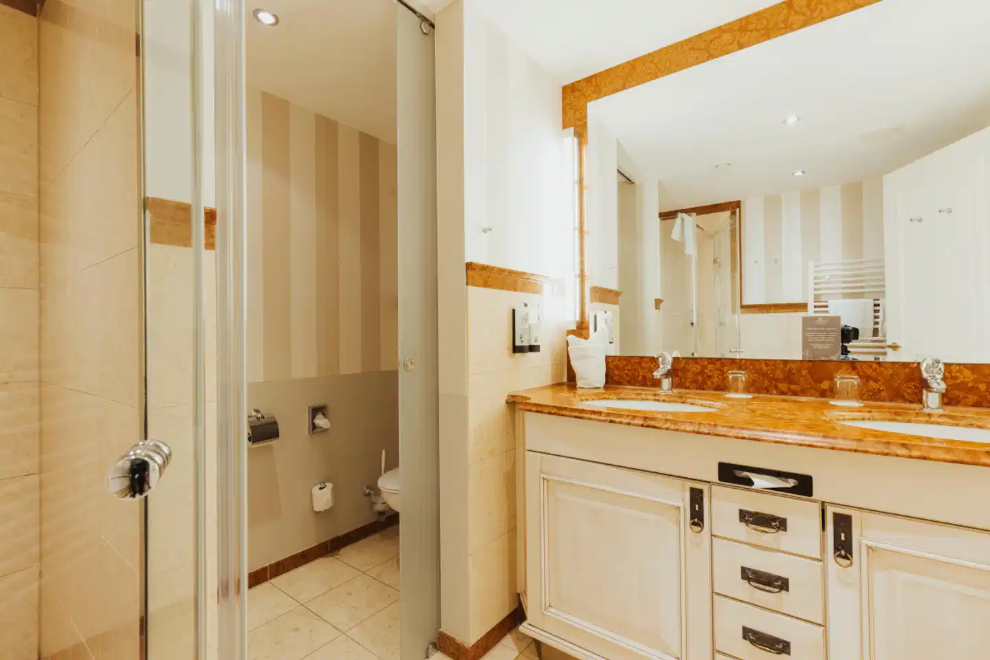 Hotel IV Jahreszeiten Kühlungsborn Badezimmer