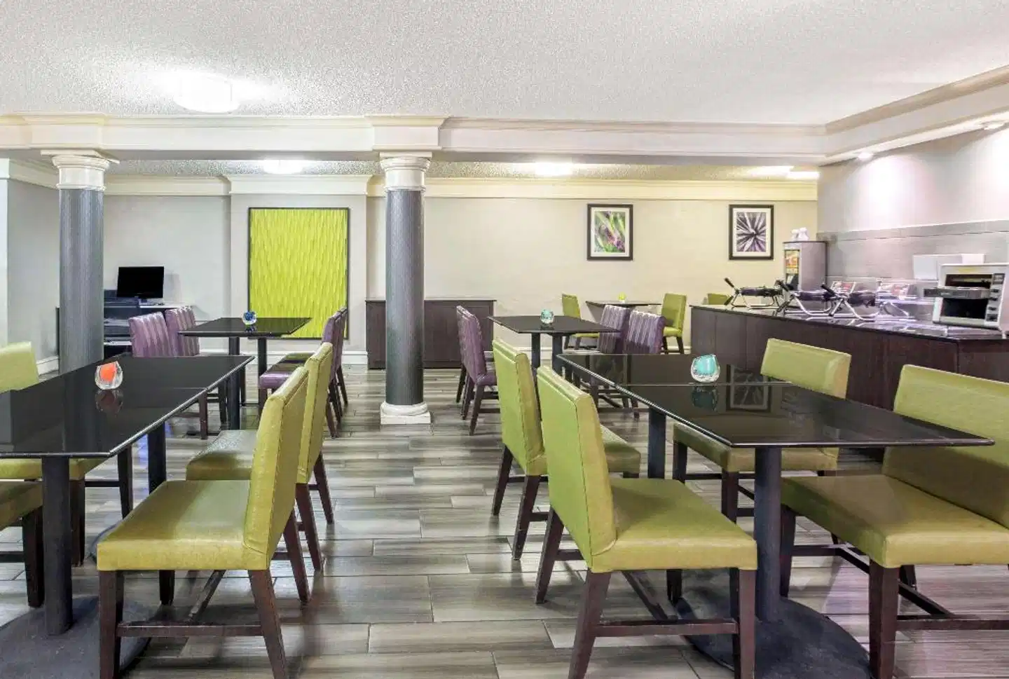 La Quinta Inn Fresno Yosemite Bar