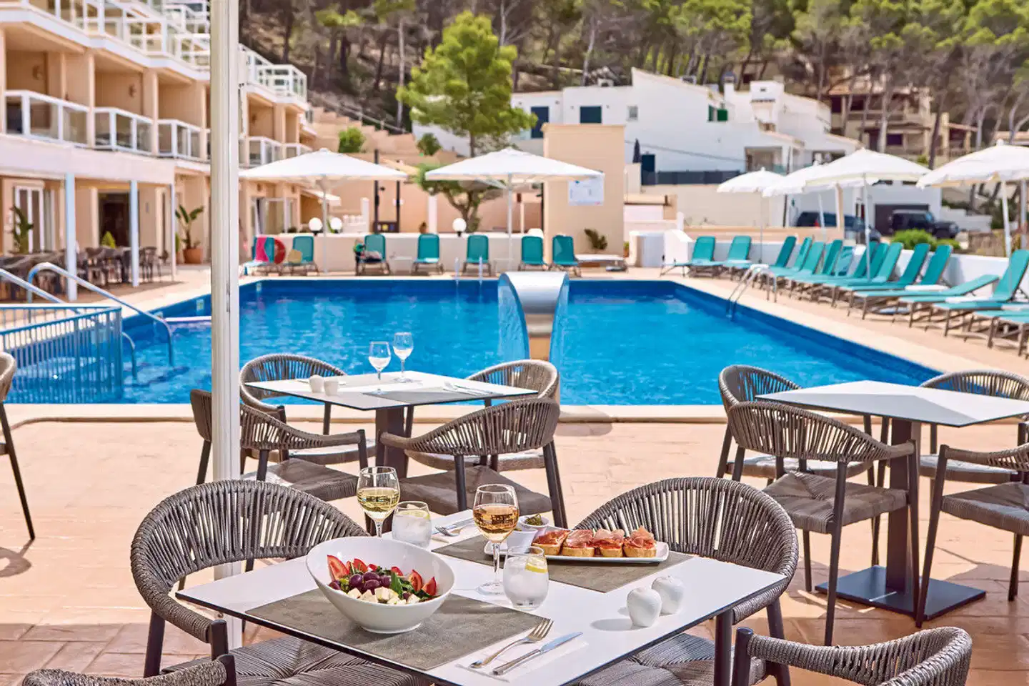 Universal Aparthotel Don Camilo Pool