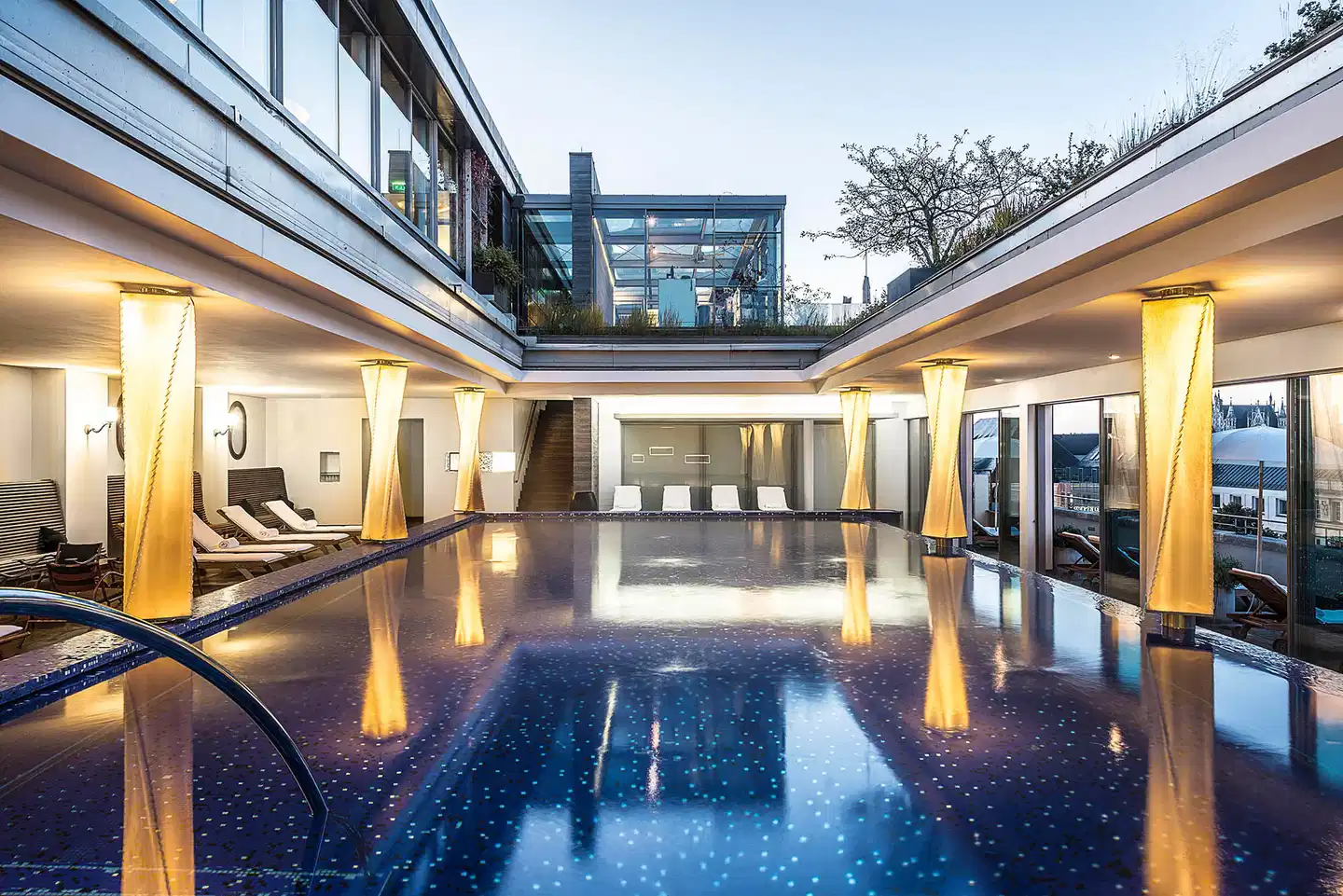 Bayerischer Hof Pool