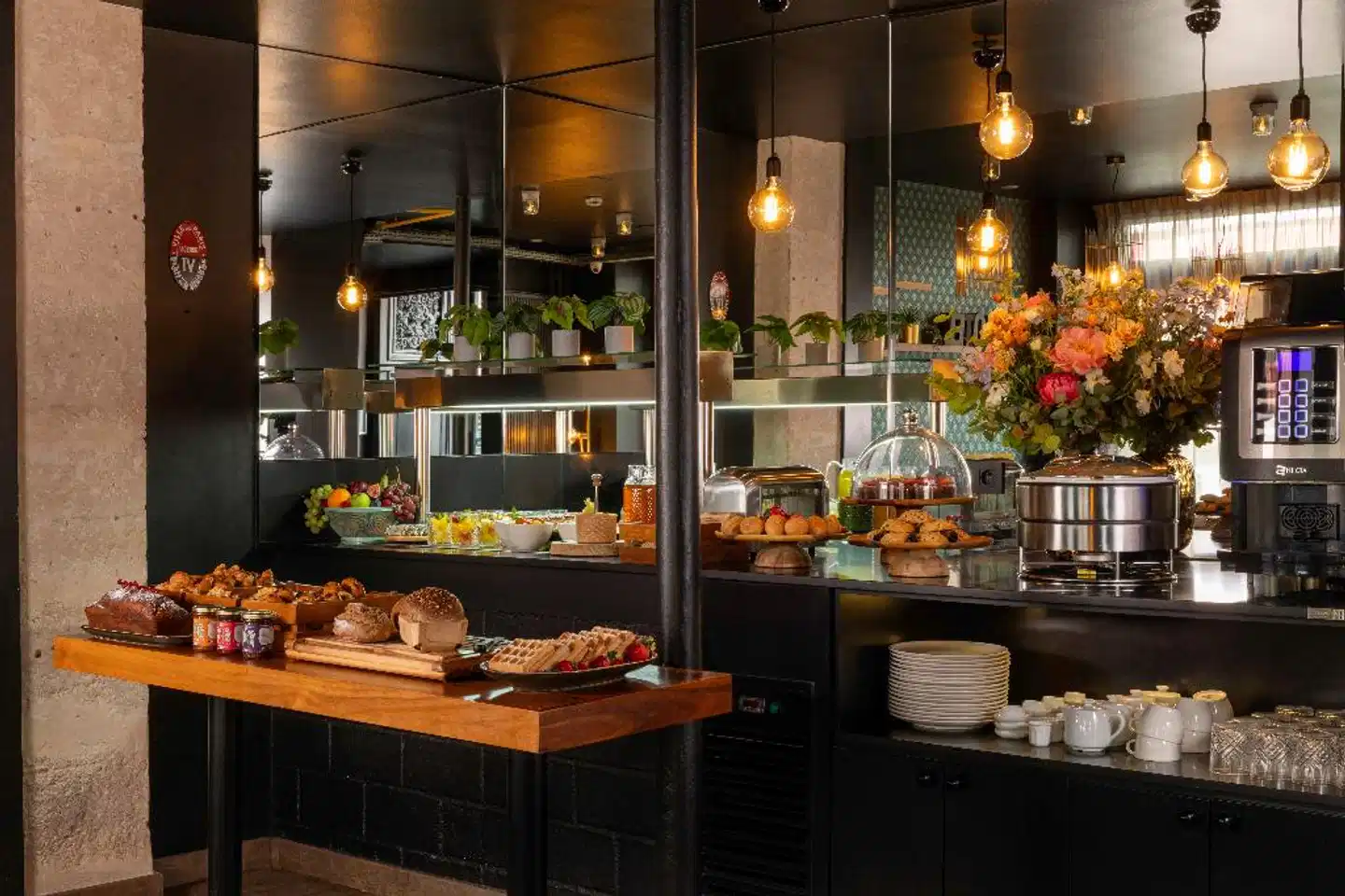 Maxim Folies Restaurant