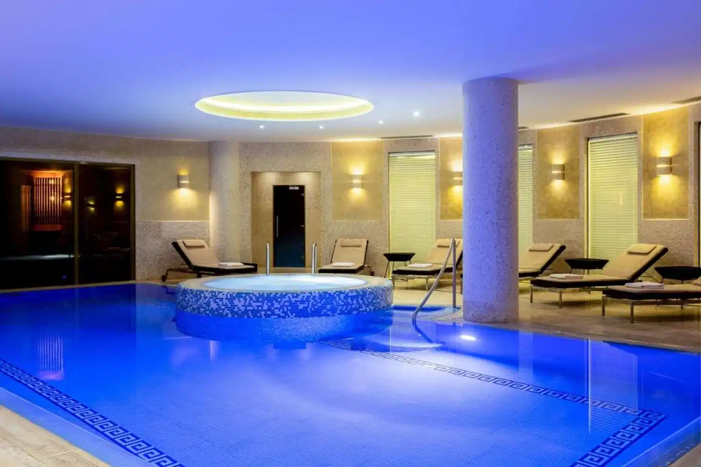 Grand Hotel Kempinski Vilnius Hallenbad