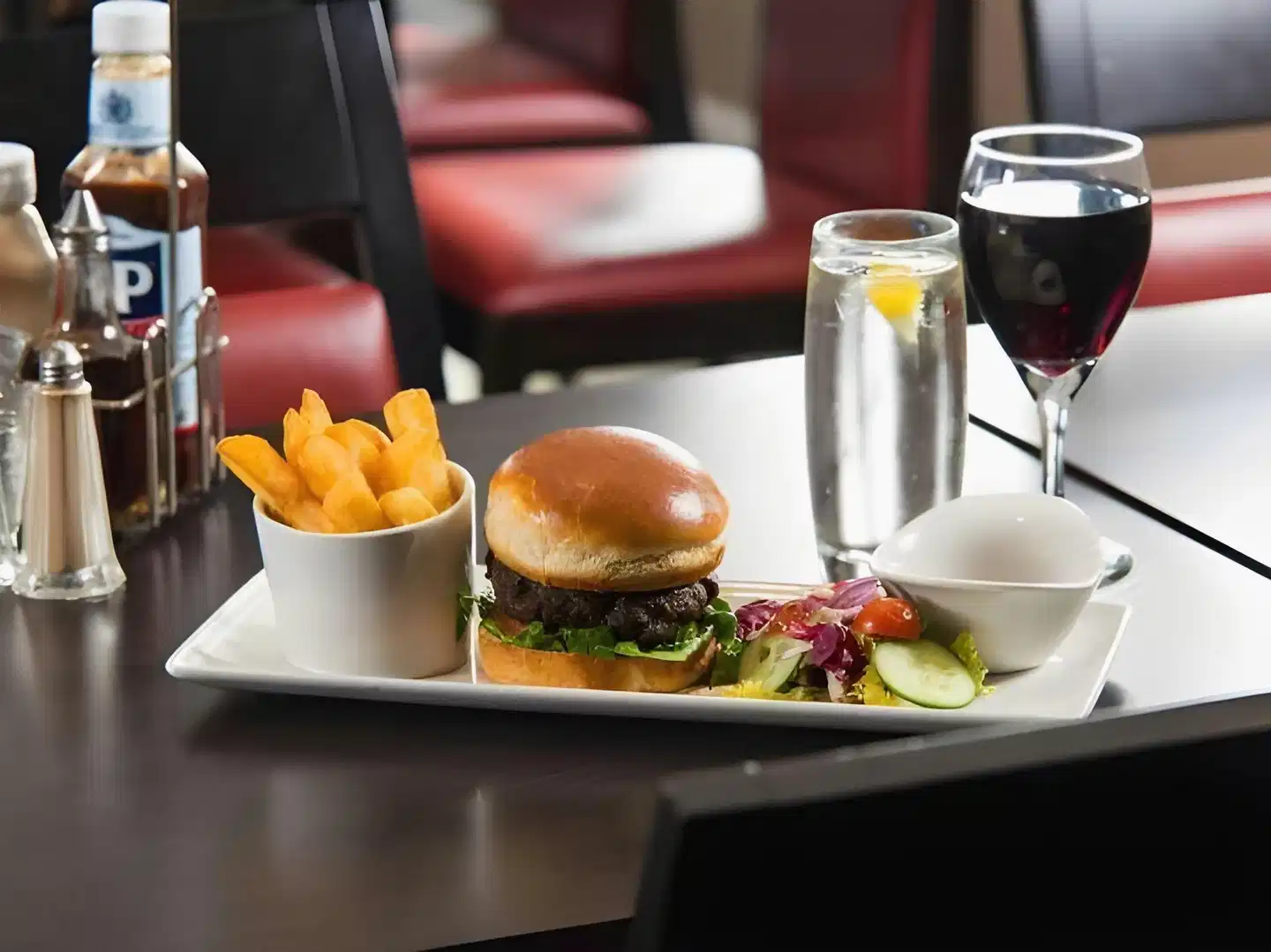 Holiday Inn Express London Chingford-Nth Circular Restaurant