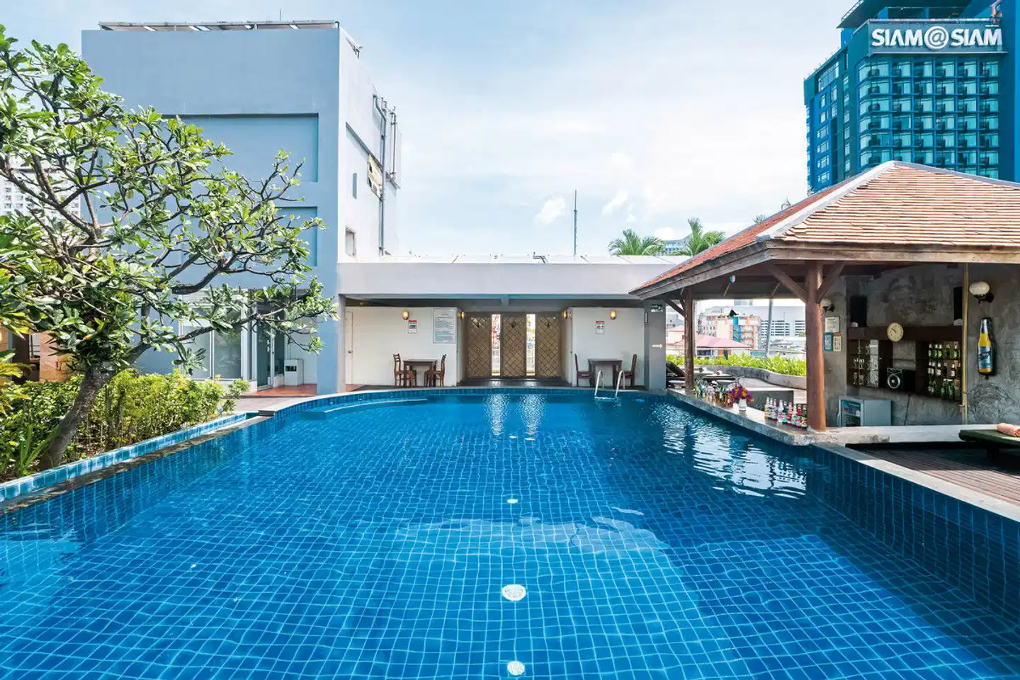 Sunshine Vista Hotel Pool