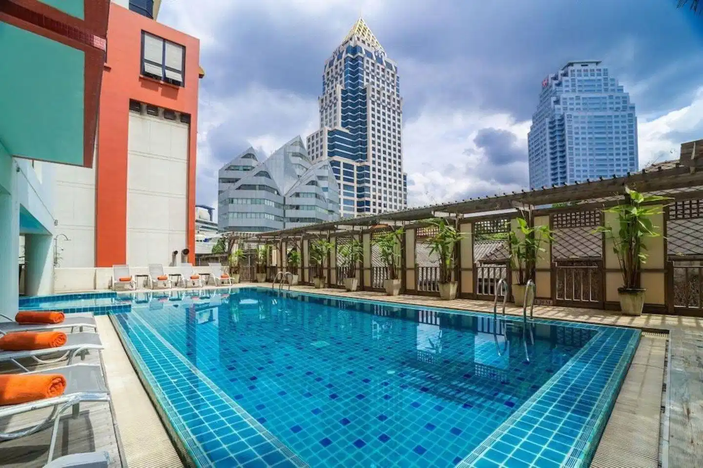 Bandara Suite Silom Pool