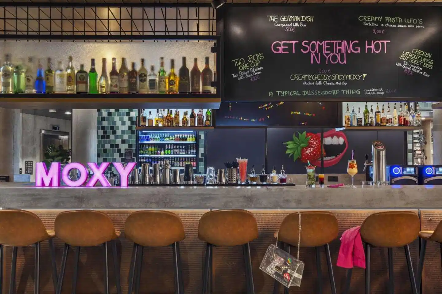Moxy Duesseldorf South Bar