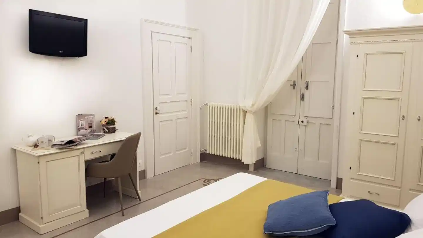 VILLA CESAREA DIMORA DI CHARME Wohnbeispiel