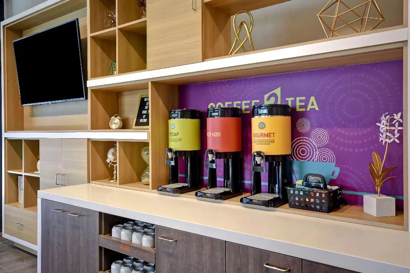 Home2 Suites by Hilton Boston South Bay Bar