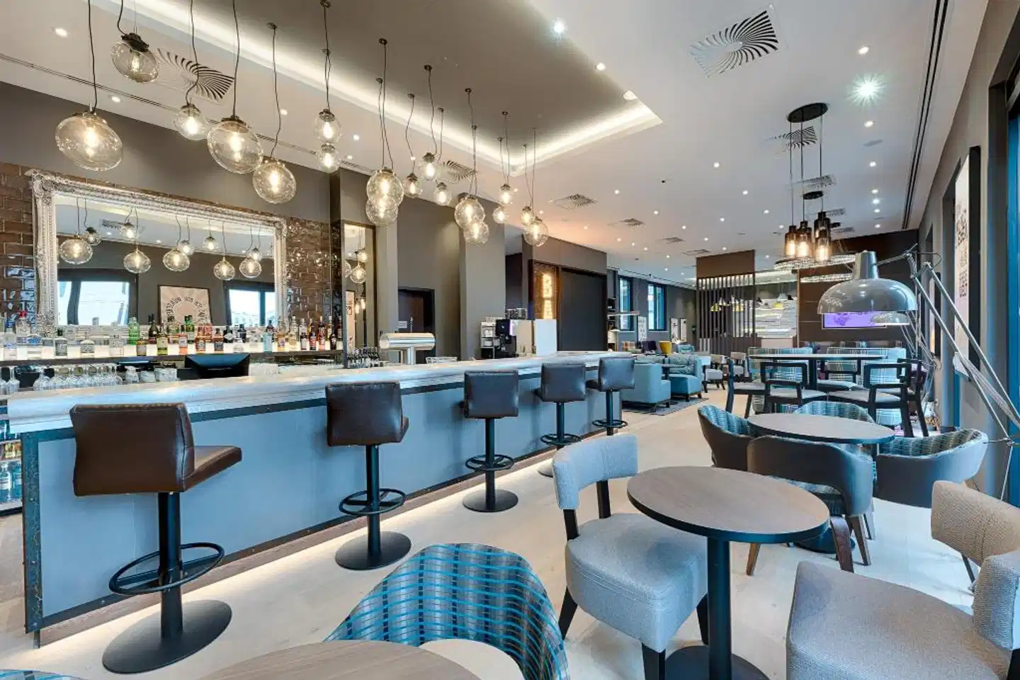 Premier Inn Regensburg City Centre Bar