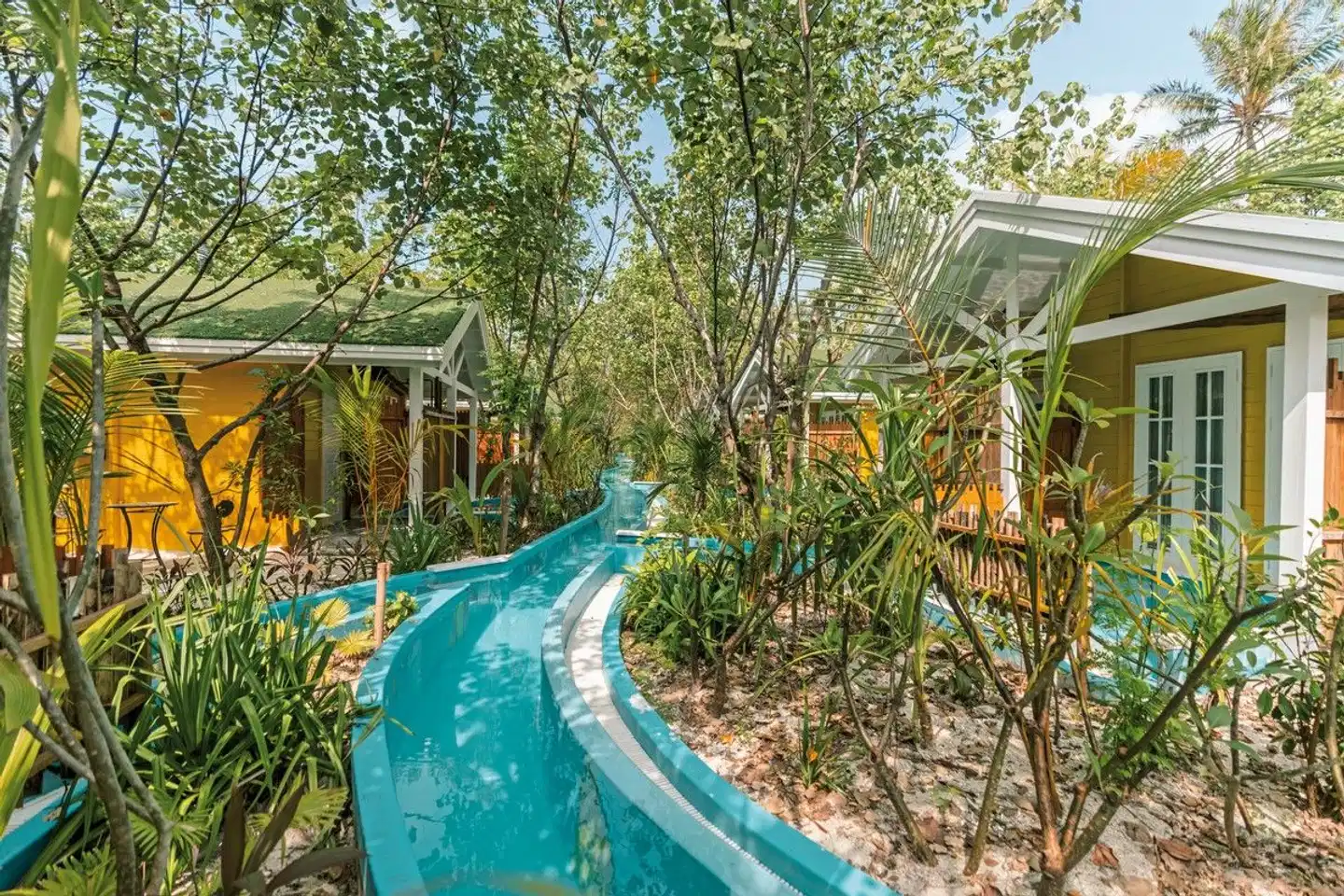 Oaga Art Resort Maldives Pool