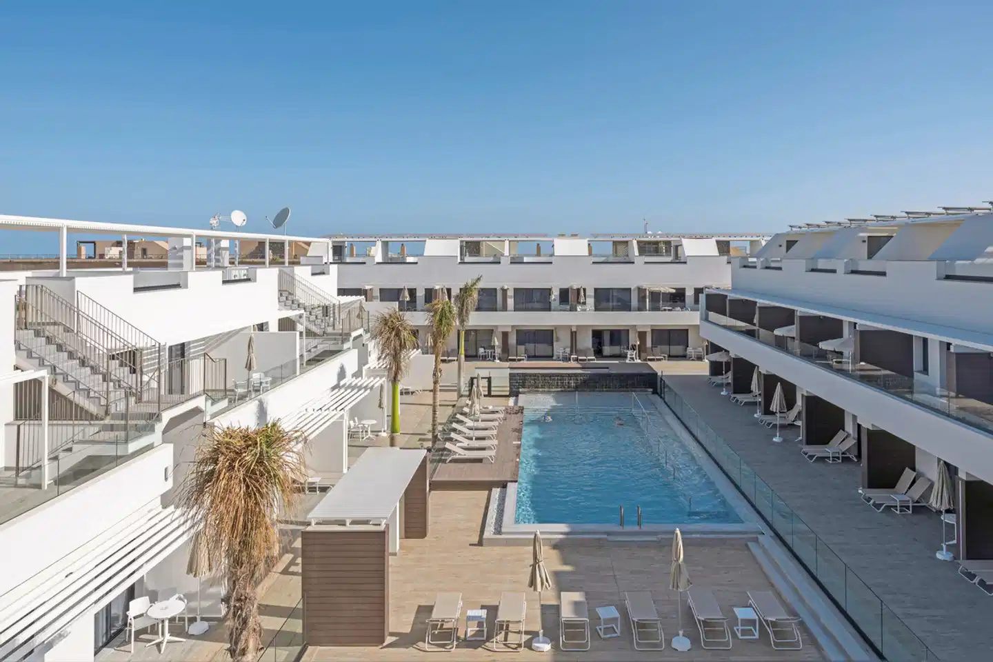 Esmeralda Cotillo Homes by LIVVO Terrasse