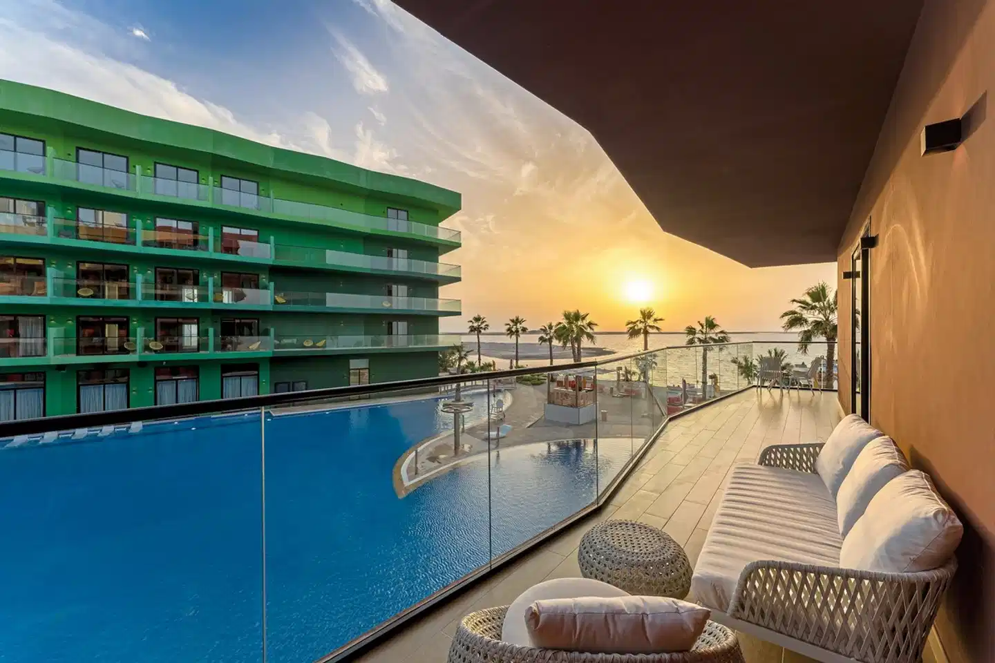 voco Monaco, Dubai Pool