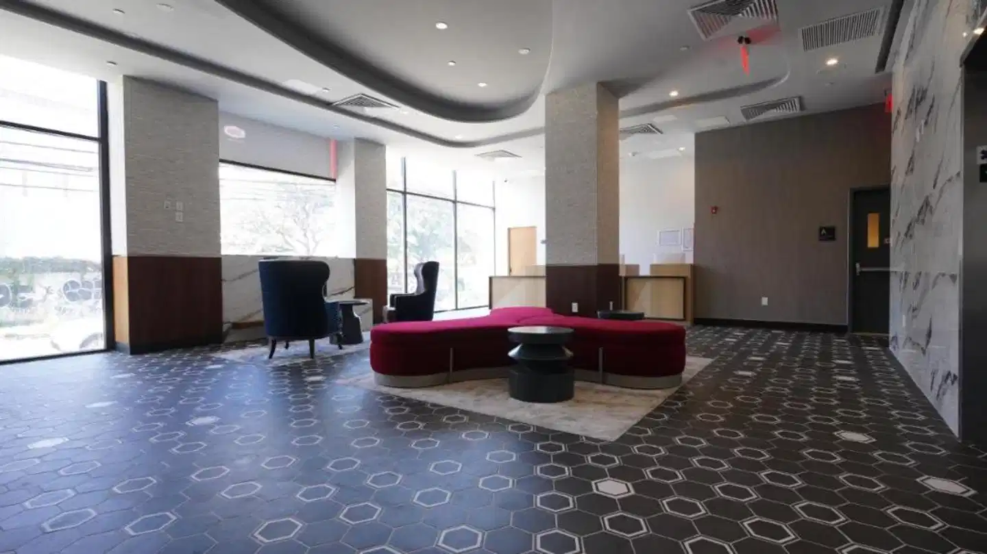 DoubleTree by Hilton Long Island City New York Lobby